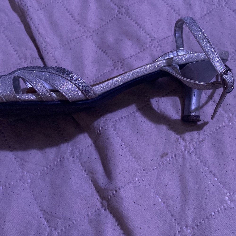 Size: 7 1/2 - Picture 2 of 4
